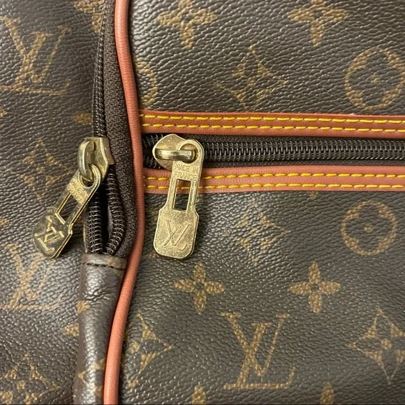 Louis Vuitton Garment Bag - Picture 6 of 10